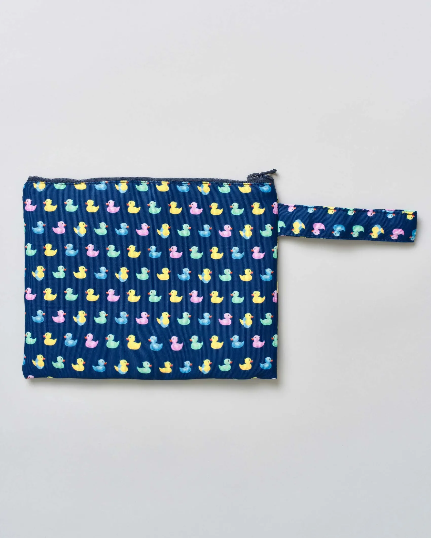 Pochette MC2 Saint Barth blu in tessuto con stampa paperelle multicolor