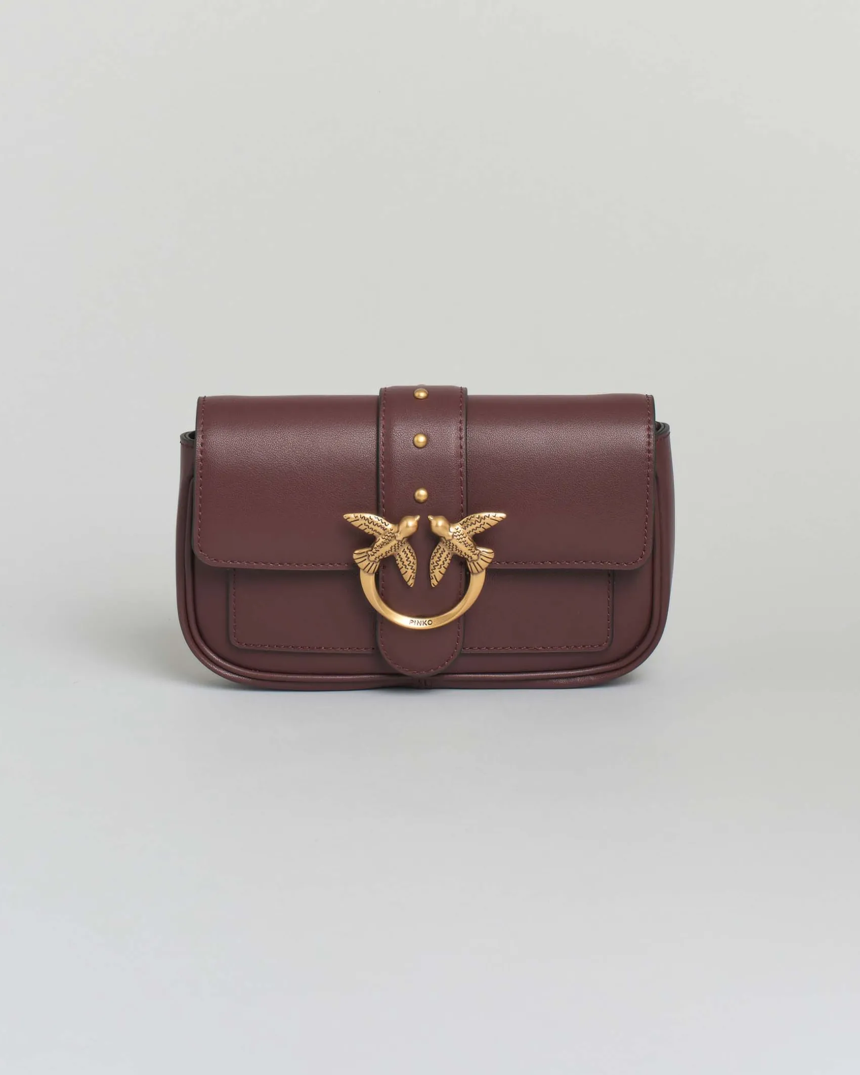 Pocket One Love Bag in pelle color vino con patta di chiusura e fibbia dorata Love Birds