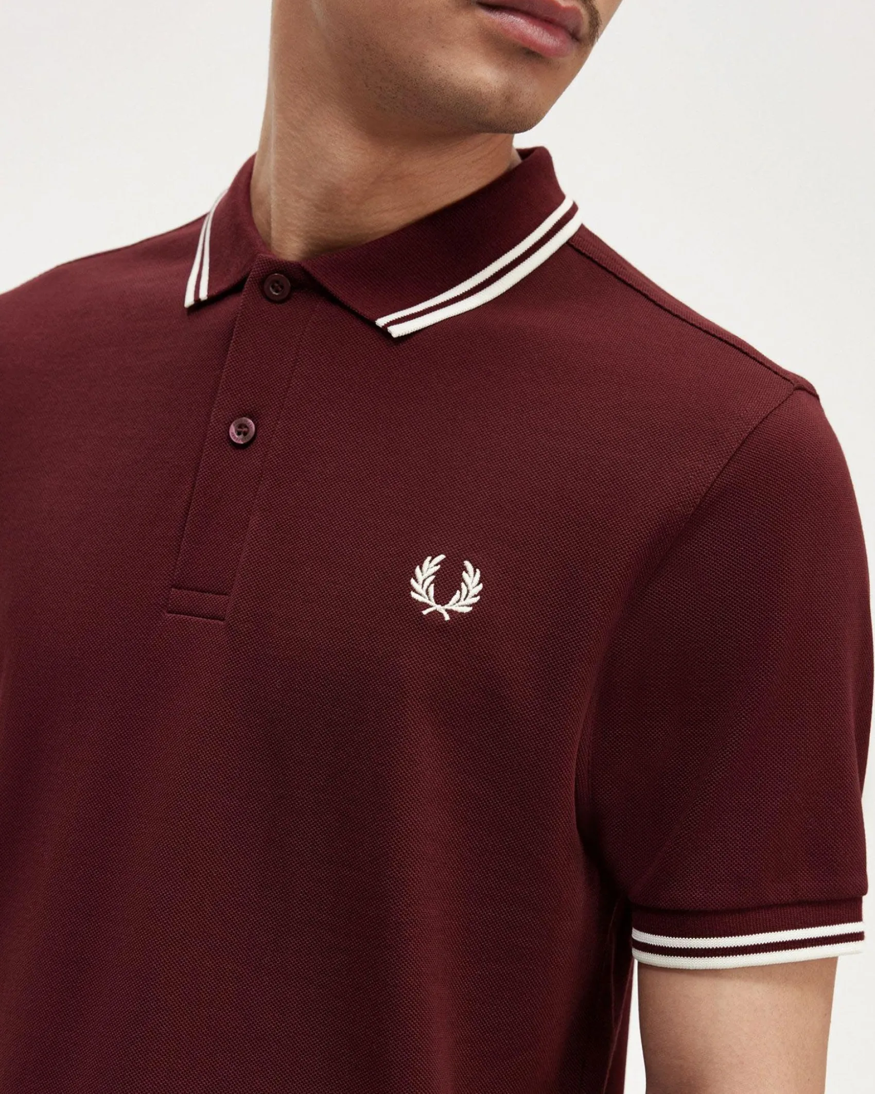 Polo Fred Perry bordeaux mezza manica con bordino bianco