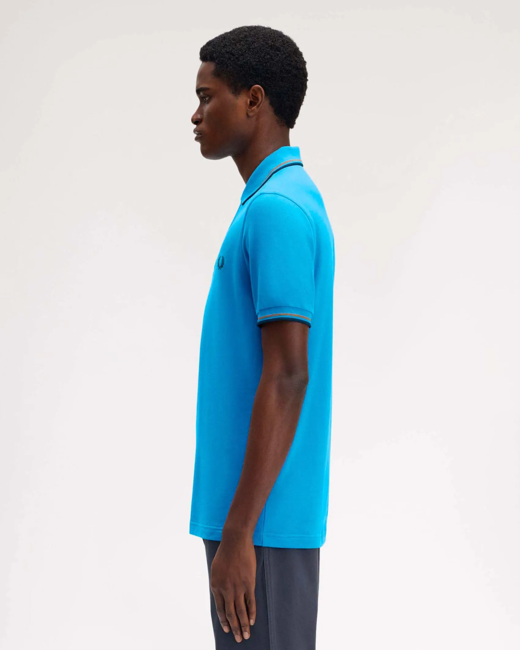 Polo Fred Perry celeste mezza manica con bordino blu e coccio
