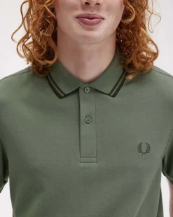 Polo Fred Perry verde militare mezza manica con bordino verde scuro