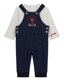 Salopette Guess in cotone stretch blu e maglia bianca a maniche lunghe
