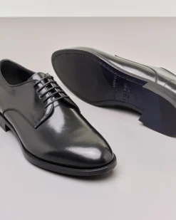 Scarpa derby nera in pelle