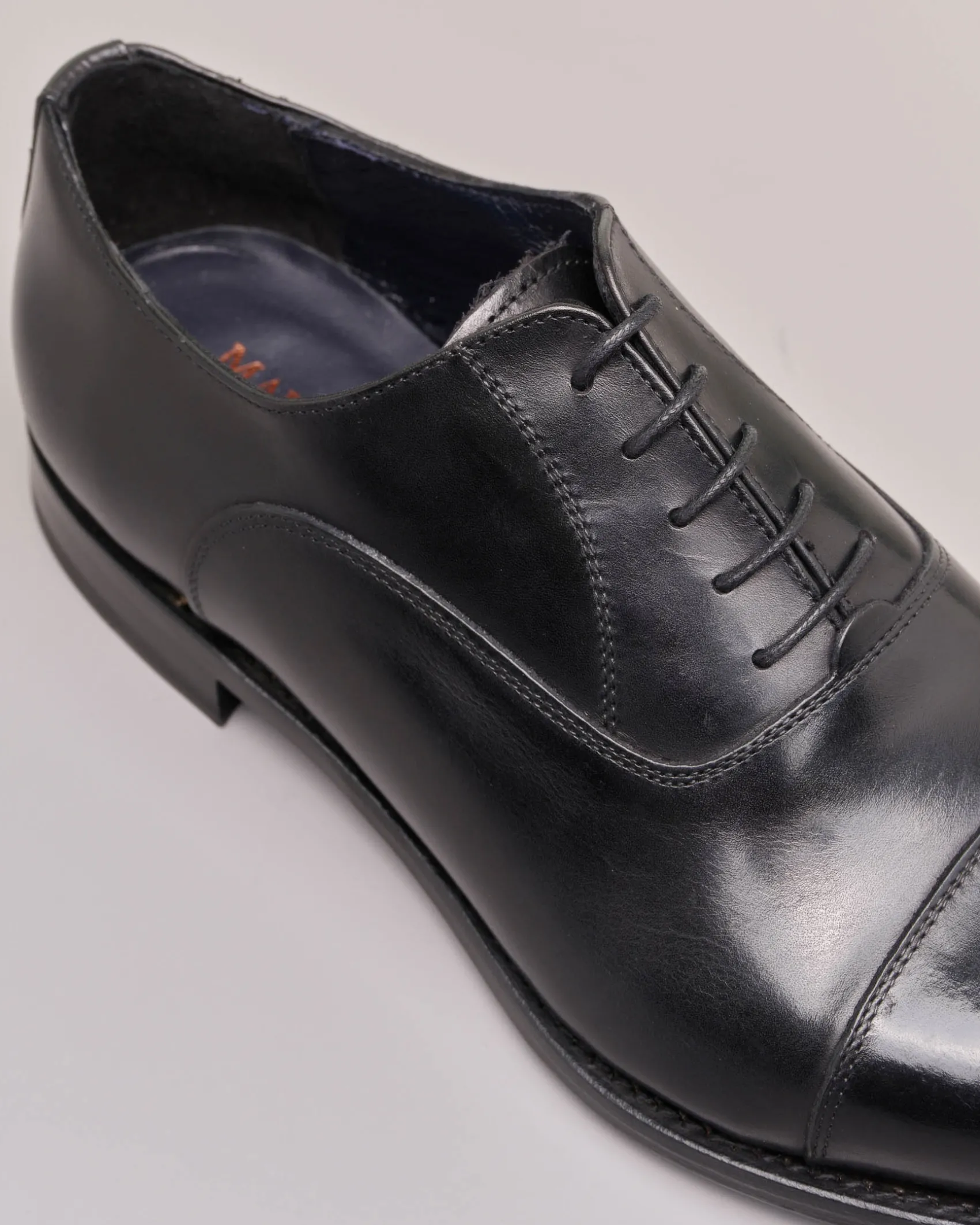 Scarpa francesina nera in pelle