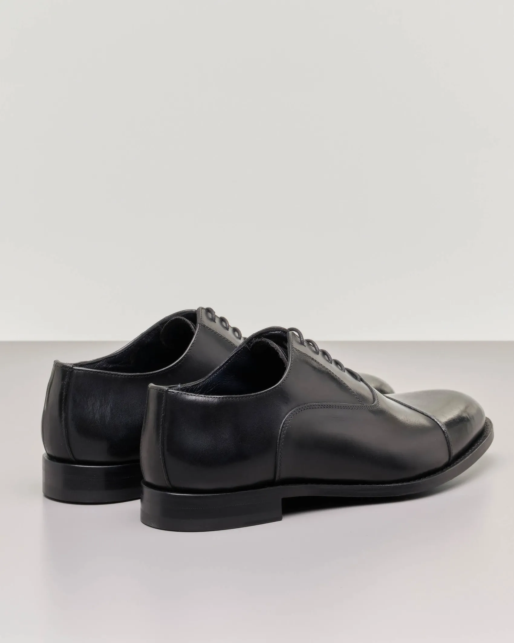 Scarpa francesina nera in pelle