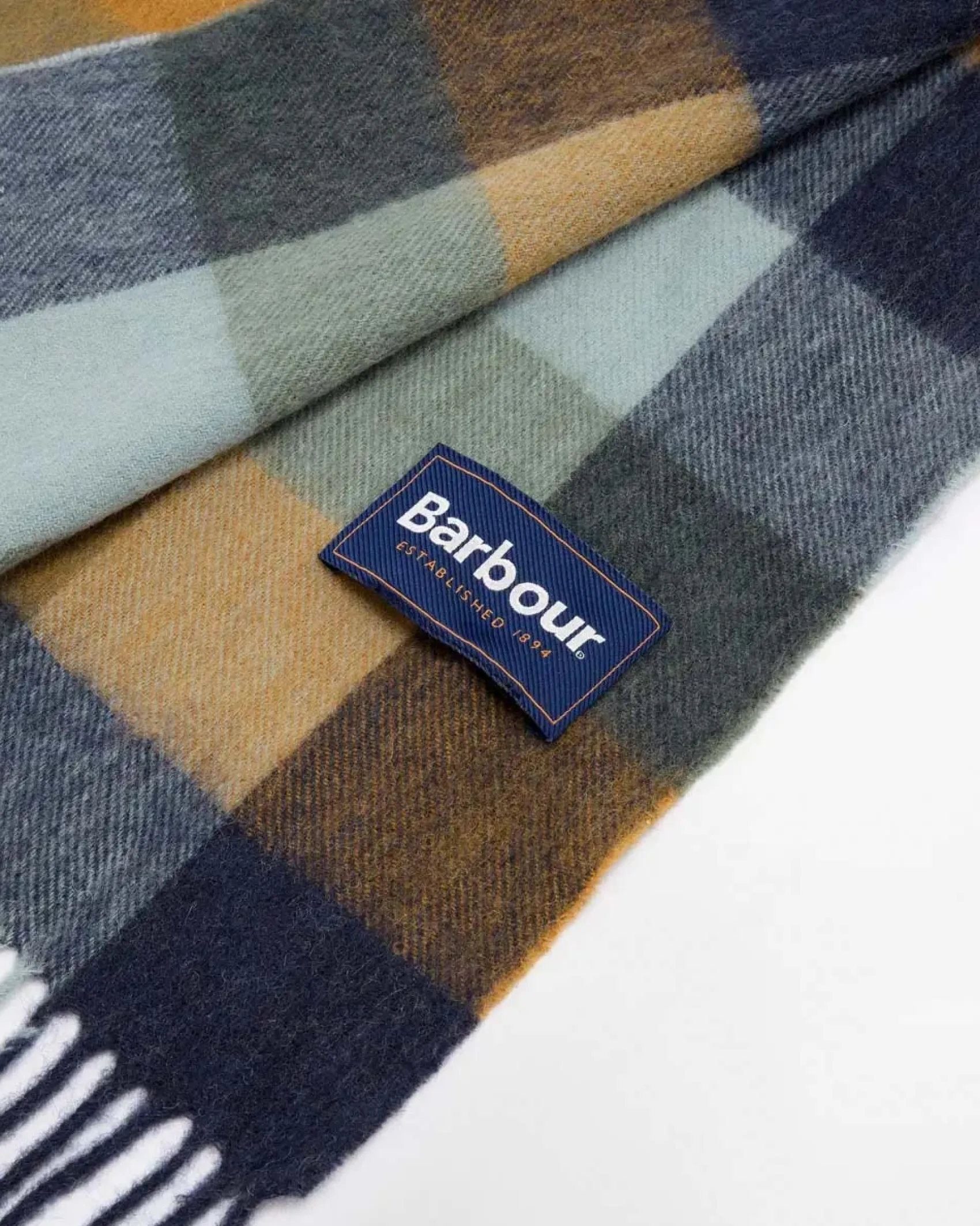 Sciarpa Barbour in fantasia check ocra cammello blu e verde militare in pura lana