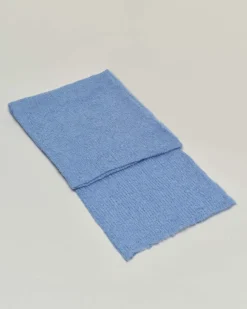 Sciarpa celeste in maglia a coste di garza in misto mohair