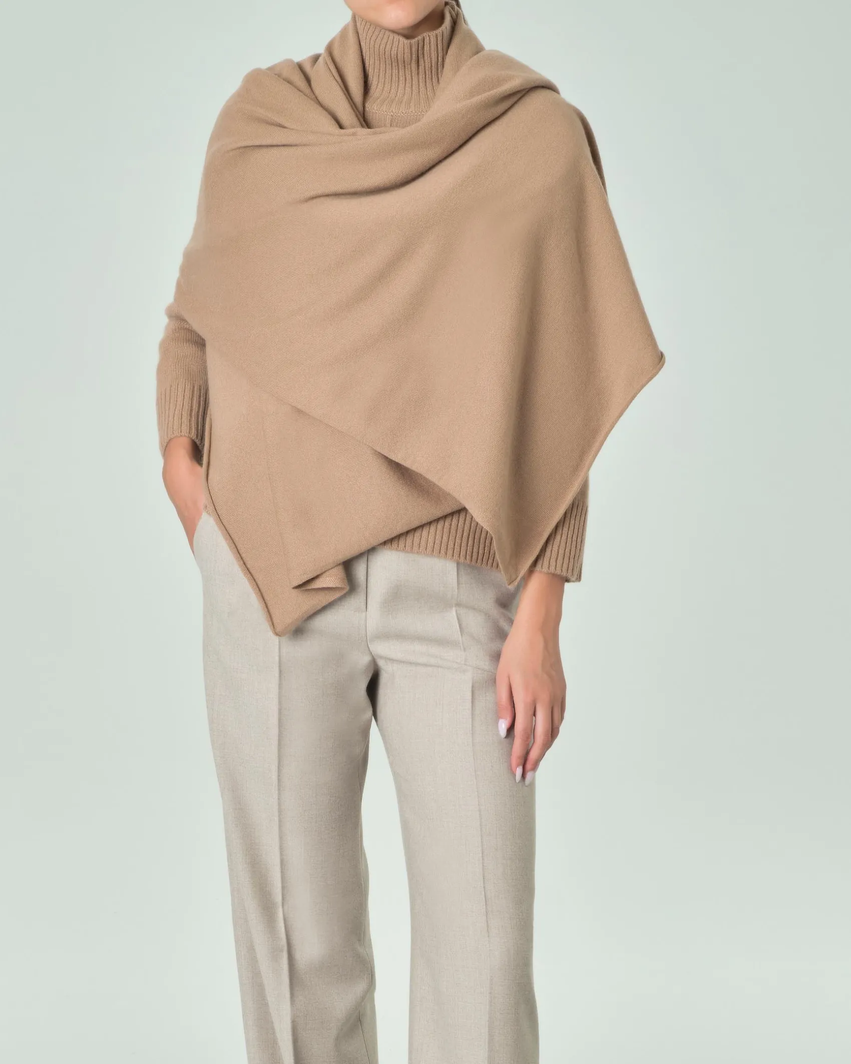 Sciarpa color cammello in puro cashmere
