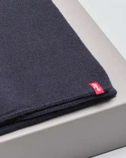 Sciarpa Levi's blu con etichetta rossa porta logo in tessuto acrilico