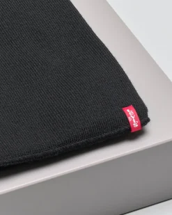 Sciarpa Levi's nera con etichetta rossa porta logo in tessuto acrilico