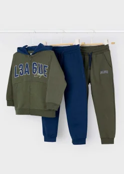 Set Mayoral con felpa verde con cappuccio e zip e due paia di joggers blu e verde