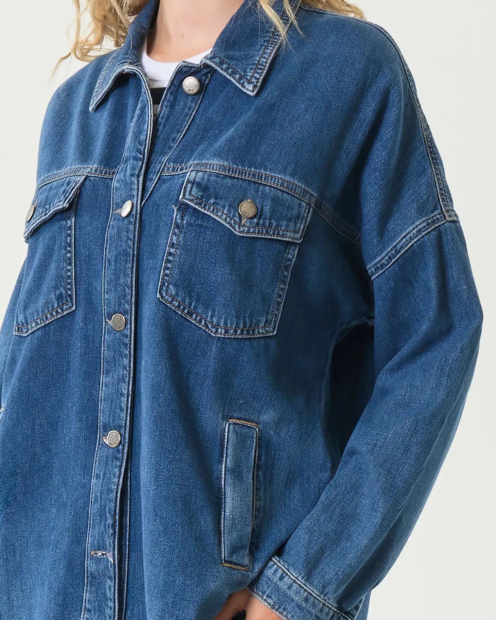 Shacket over blu Liu Jo in denim di cotone con fondo sfrangiato