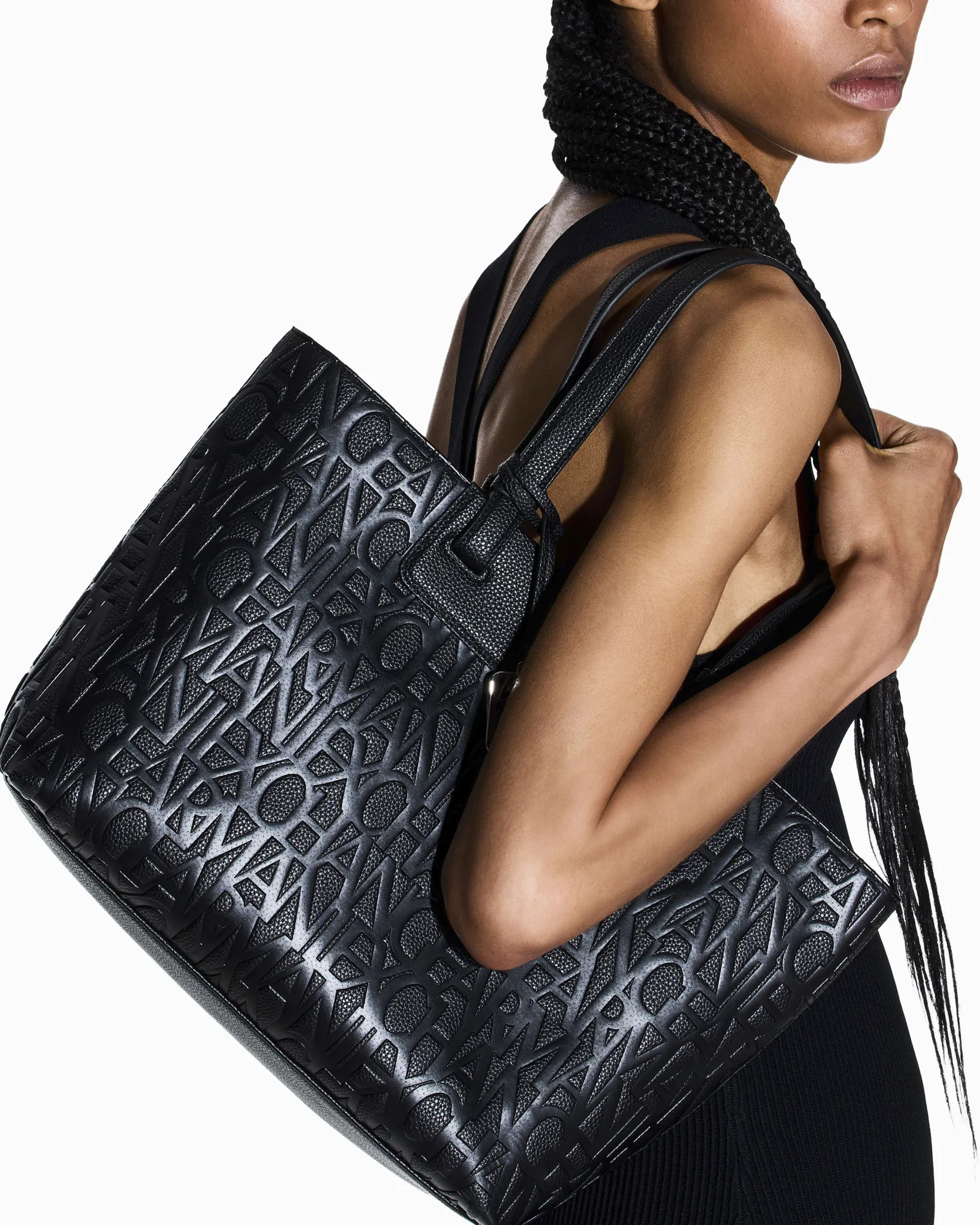 Shopping bag Armani Exchange nera in similpelle con logo in rilievo