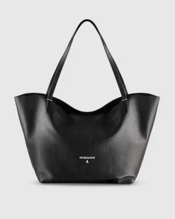 Shopping bag nera linea Never Complete Patrizia Pepe in pelle martellata con scritta logo e punti di cucitura a contrasto