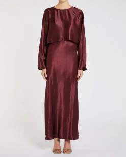 Slip dress bordeaux Marella in tessuto effetto raso con spalline sottili e casacca a maniche lunghe