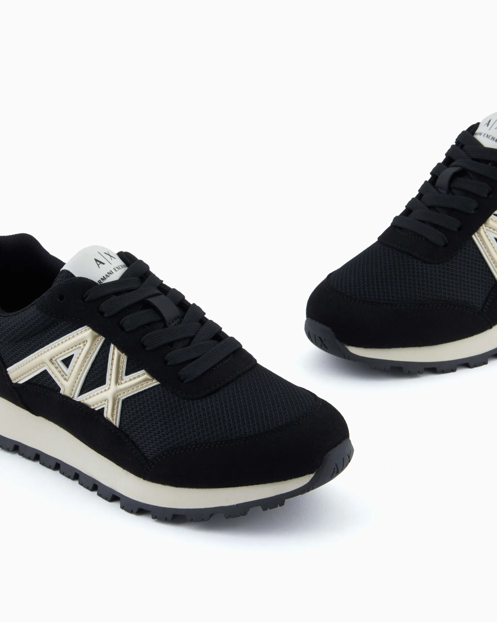 Sneakers Armani Exchange nere in tessuto tecnico con dettagli a contrasto