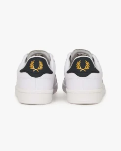 Sneakers Fred Perry bianche in pelle con tallone e logo blu