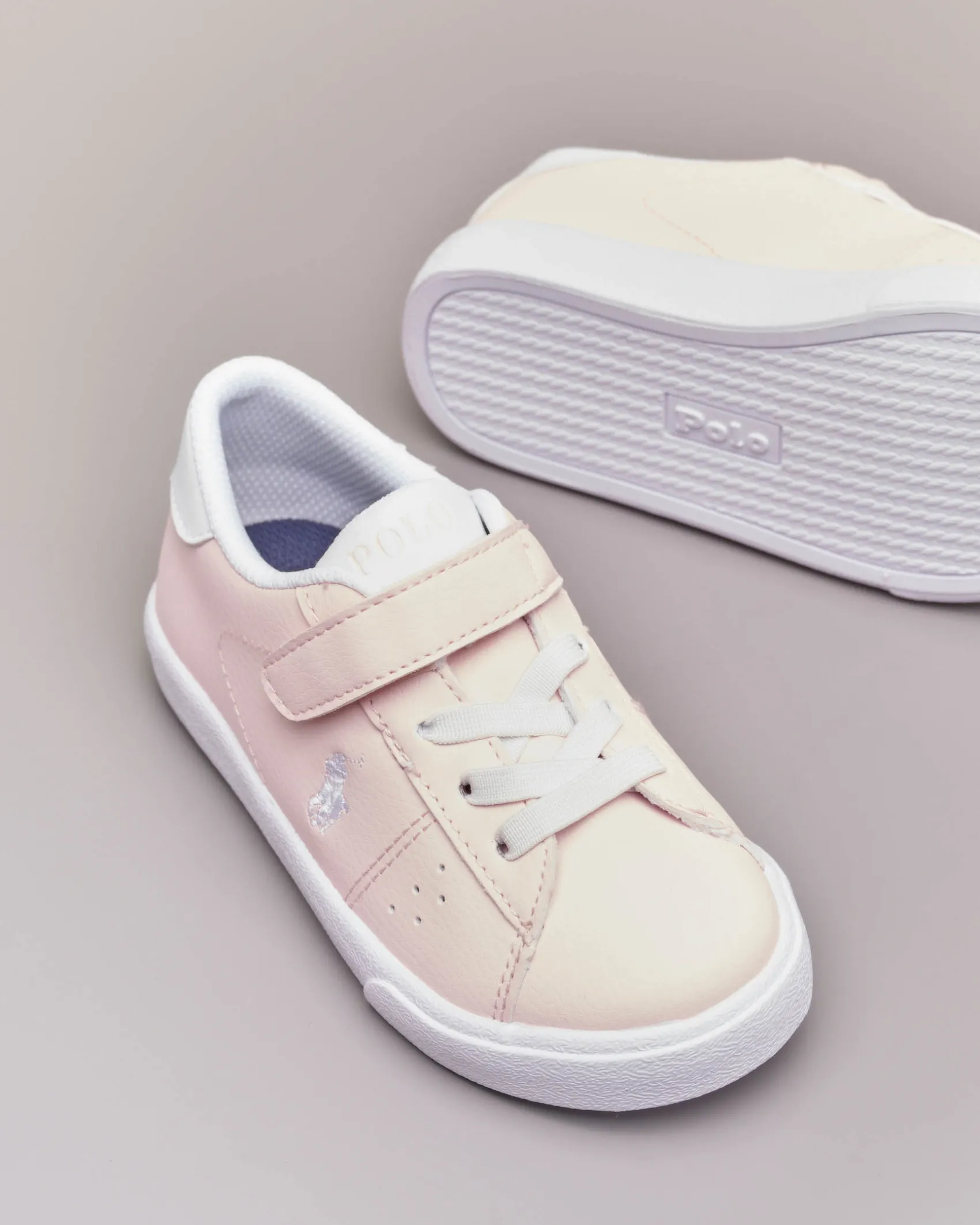 Sneakers rosa in ecopelle con pony bianco 20-26