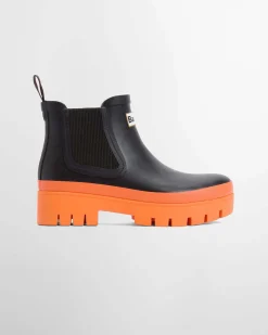 Stivaletti neri in gomma modello Halton Barbour con suola alta in gomma a carrarmato arancione