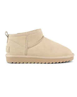 Stivaletto ultra basso color sabbia in pelle scamosciata con fodera interna in pelo di misto lana tono su tono