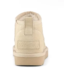 Stivaletto ultra basso color sabbia in pelle scamosciata con fodera interna in pelo di misto lana tono su tono