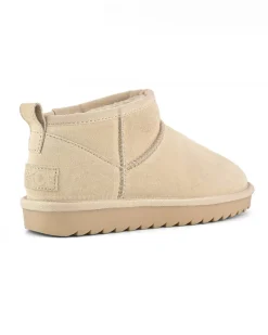 Stivaletto ultra basso color sabbia in pelle scamosciata con fodera interna in pelo di misto lana tono su tono