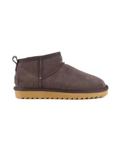 Stivaletto ultra basso color moka in pelle scamosciata con fodera interna in pelo di misto lana tono su tono