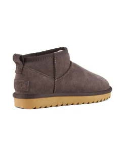 Stivaletto ultra basso color moka in pelle scamosciata con fodera interna in pelo di misto lana tono su tono