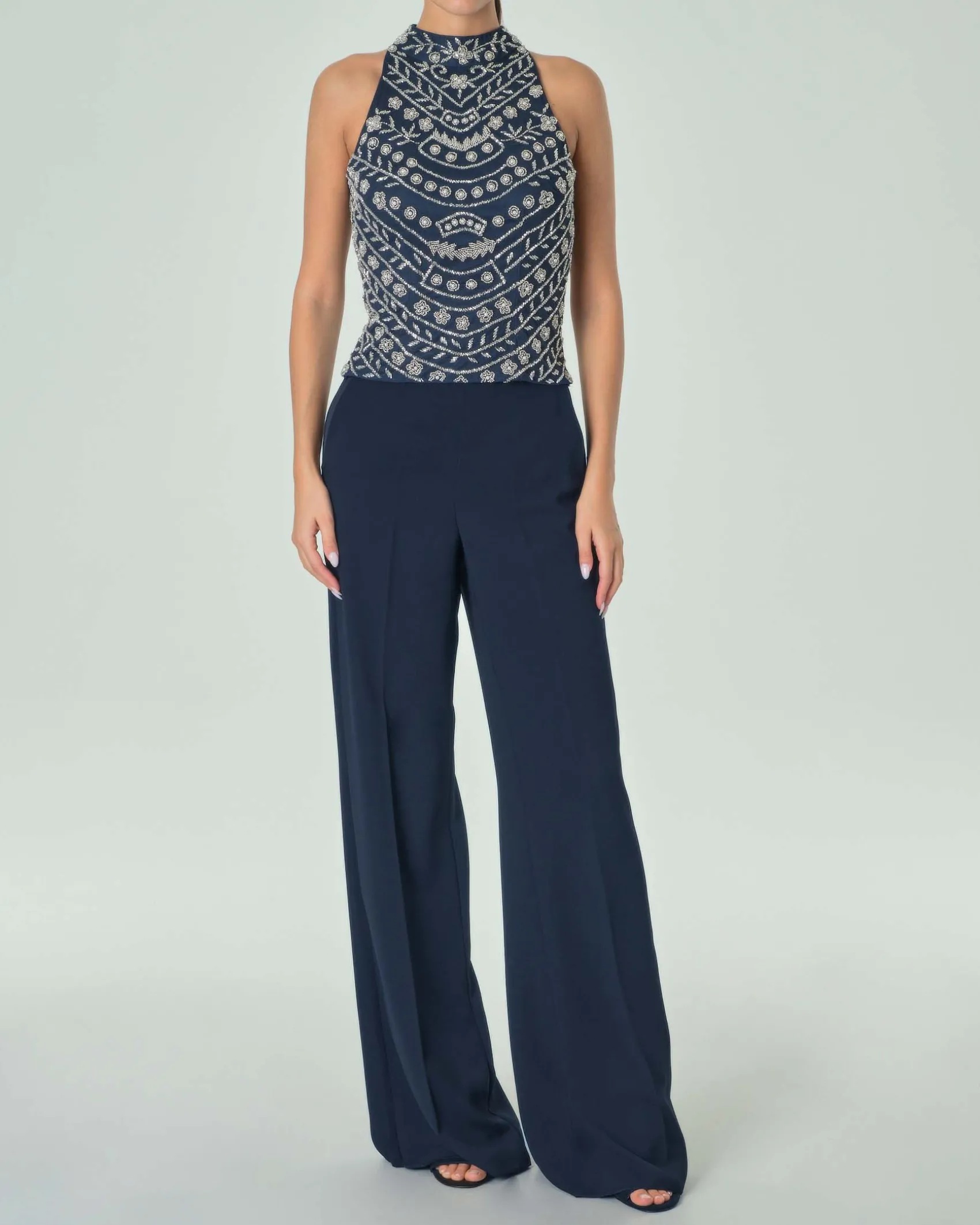 Top blu in tulle senza maniche con ricamo all over in perline a motivo floreale