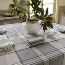 Tovaglia quadrata per 8 persone in cotone a fantasia tartan grigia beige e azzurra