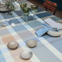 Tovaglia rotonda per 8 persone a fantasia tartan azzurro e beige