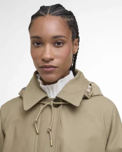 Trench imbottito beige Barbour Sadie con cappuccio removibile e colletto a camicia