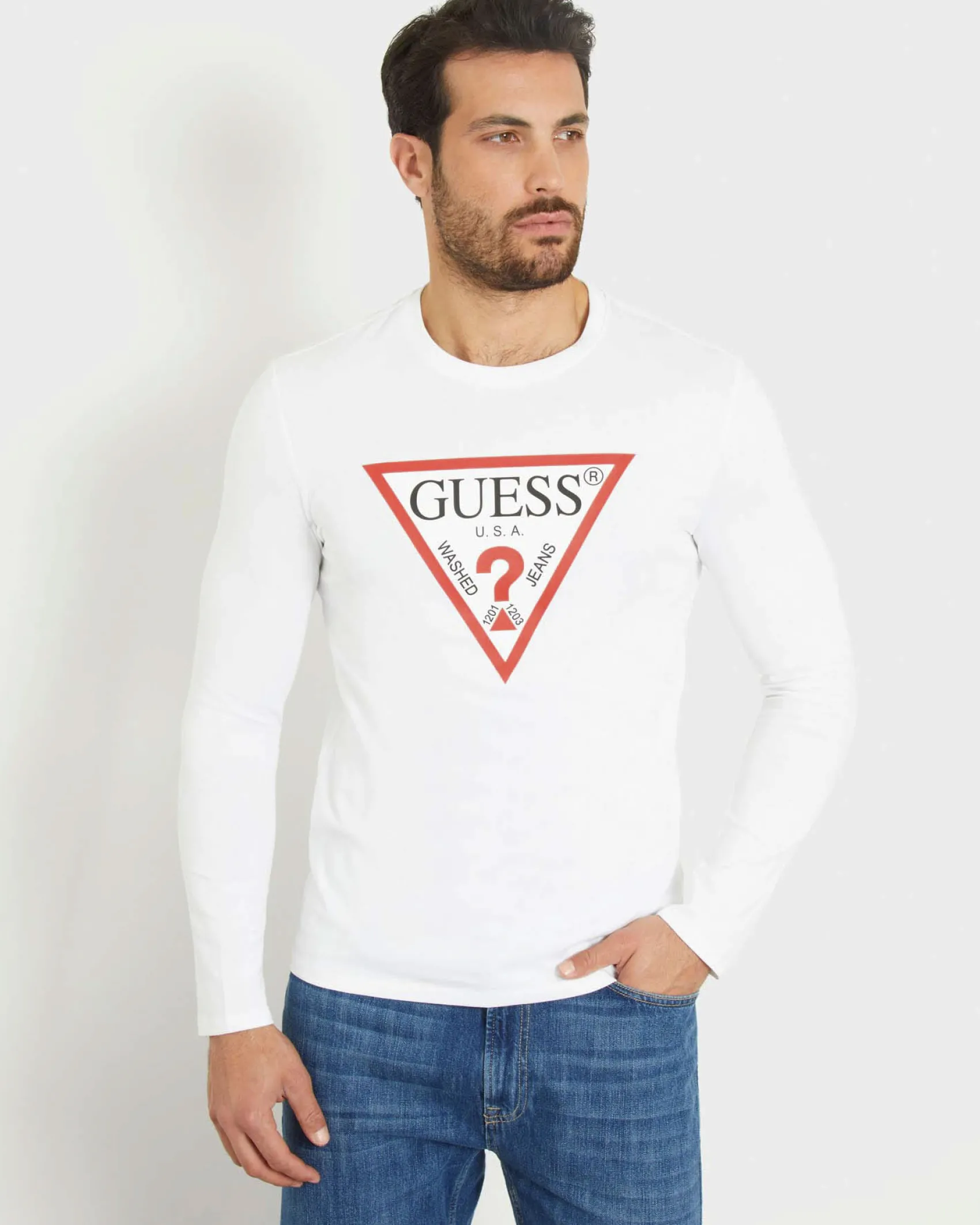 T-shirt a manica lunga Guess bianca in cotone con maxi logo triangolo stampato