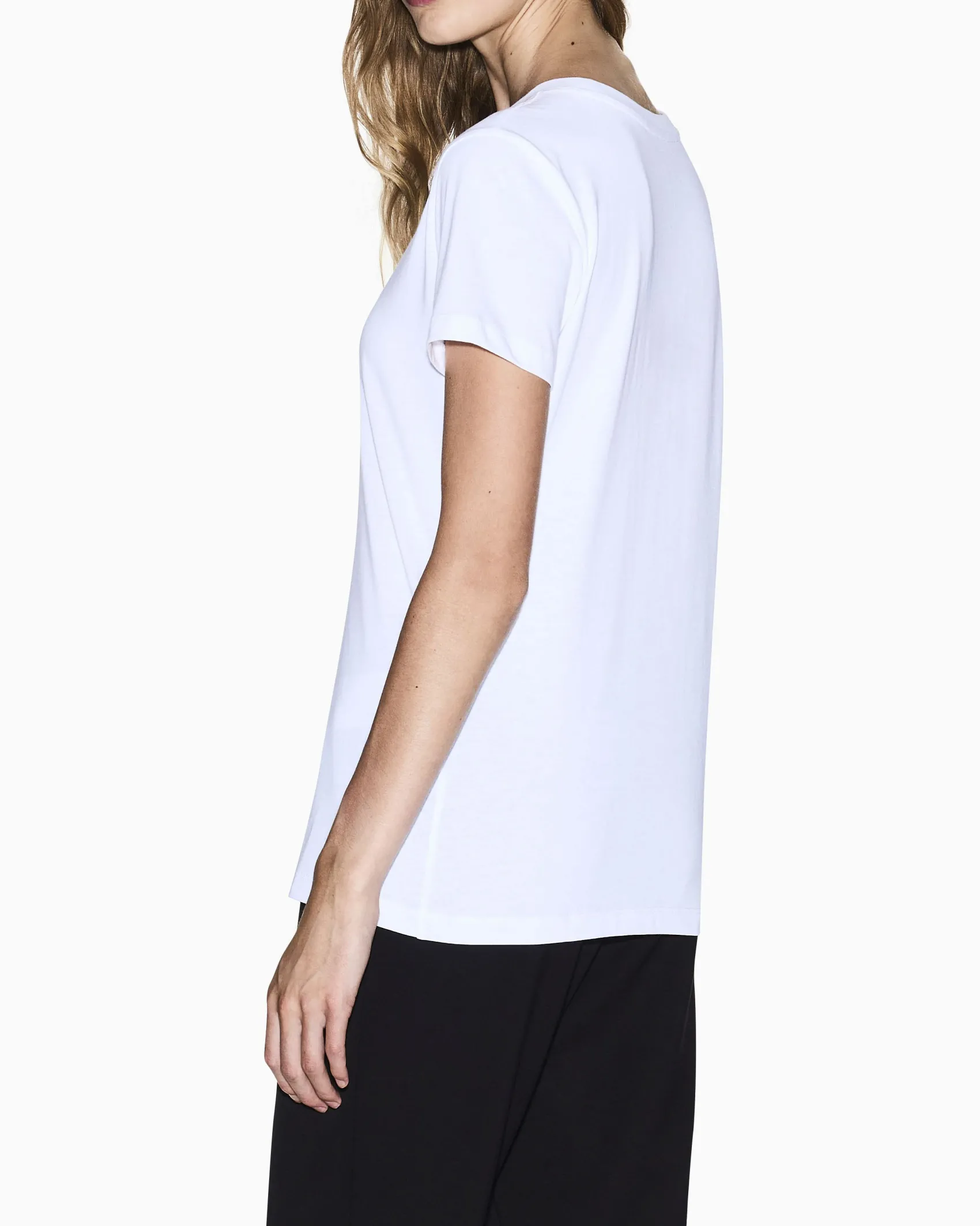 T-shirt Armani Exchange bianca in cotone con logo in rilievo sul petto