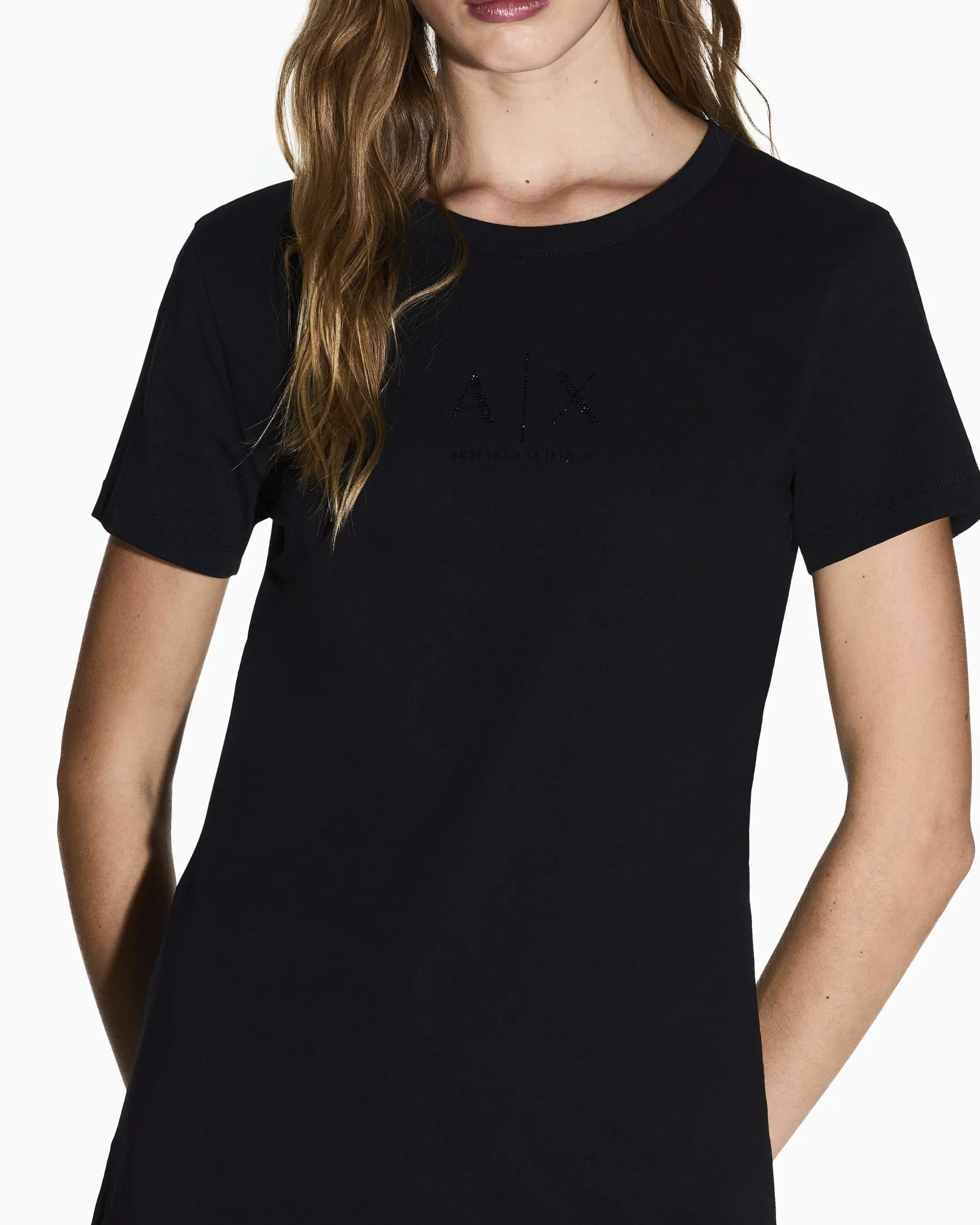 T-shirt Armani Exchange nera in cotone con logo in rilievo sul petto