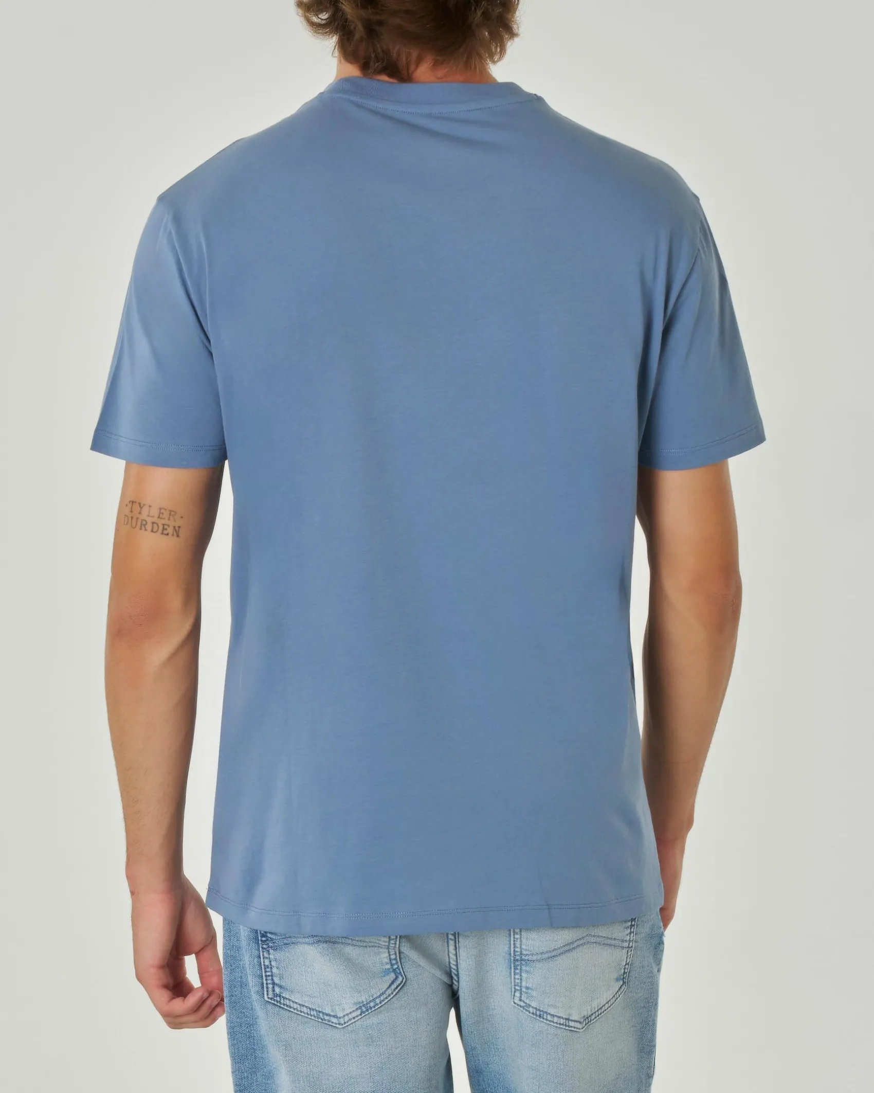 T-shirt avio mezza manica tinta unita con logo piccolo stampato sul petto