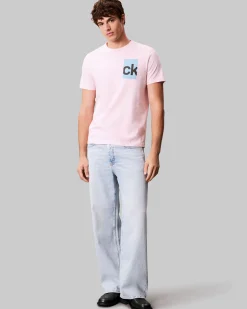 T-shirt Calvin Klein Jeans rosa in cotone con stampa logo sul petto