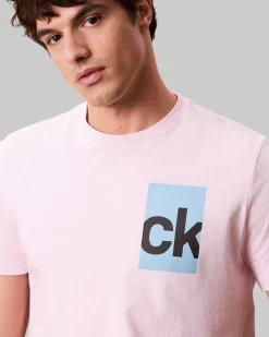 T-shirt Calvin Klein Jeans rosa in cotone con stampa logo sul petto