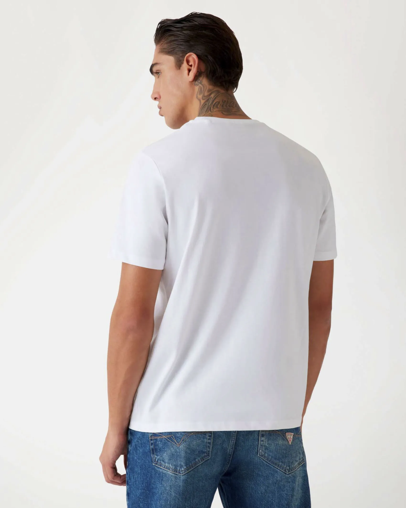 T-shirt Guess bianca regular-fit in cotone con logo ricamato sul petto