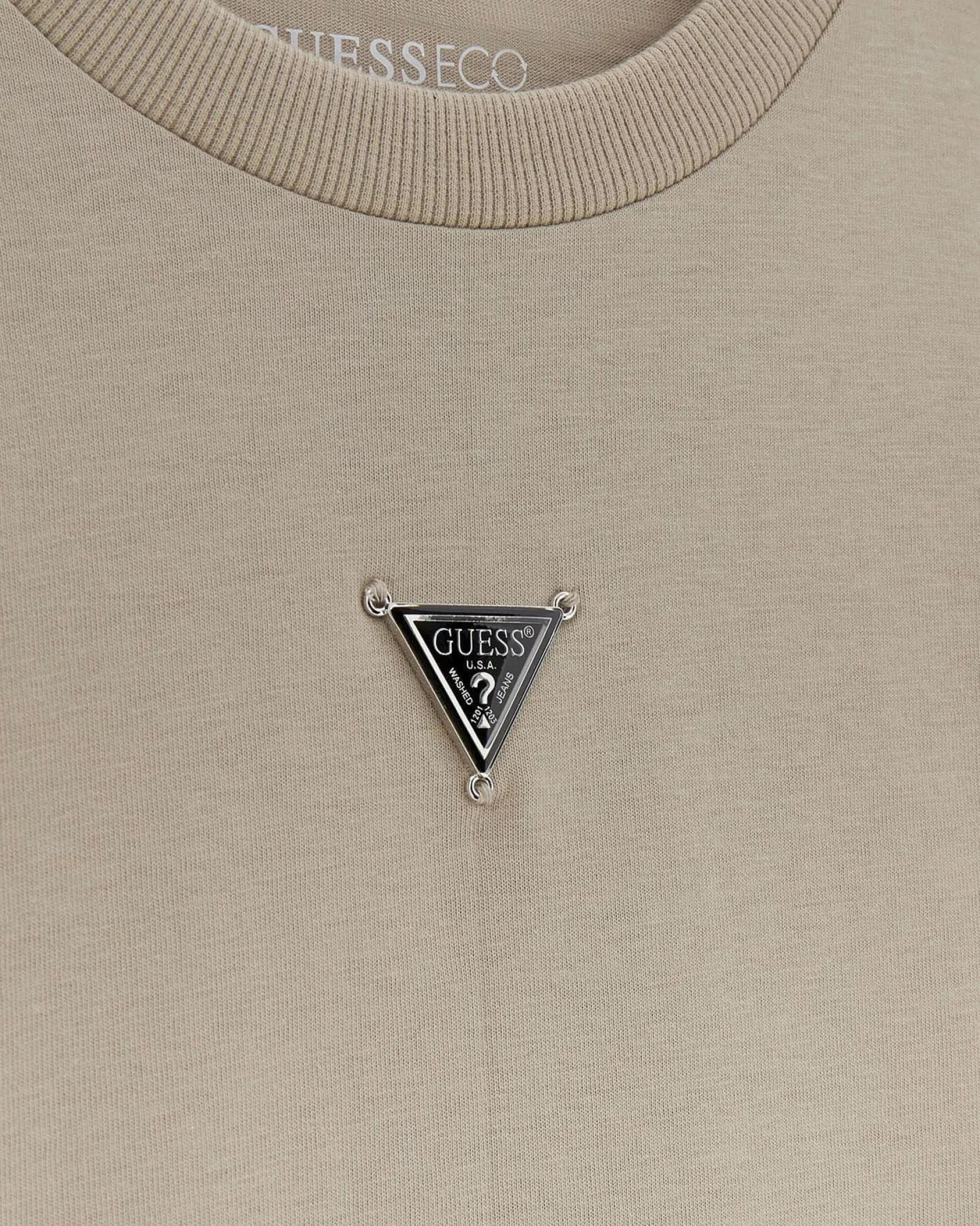 T-shirt Guess color sabbia mezza manica in puro cotone con placca logo