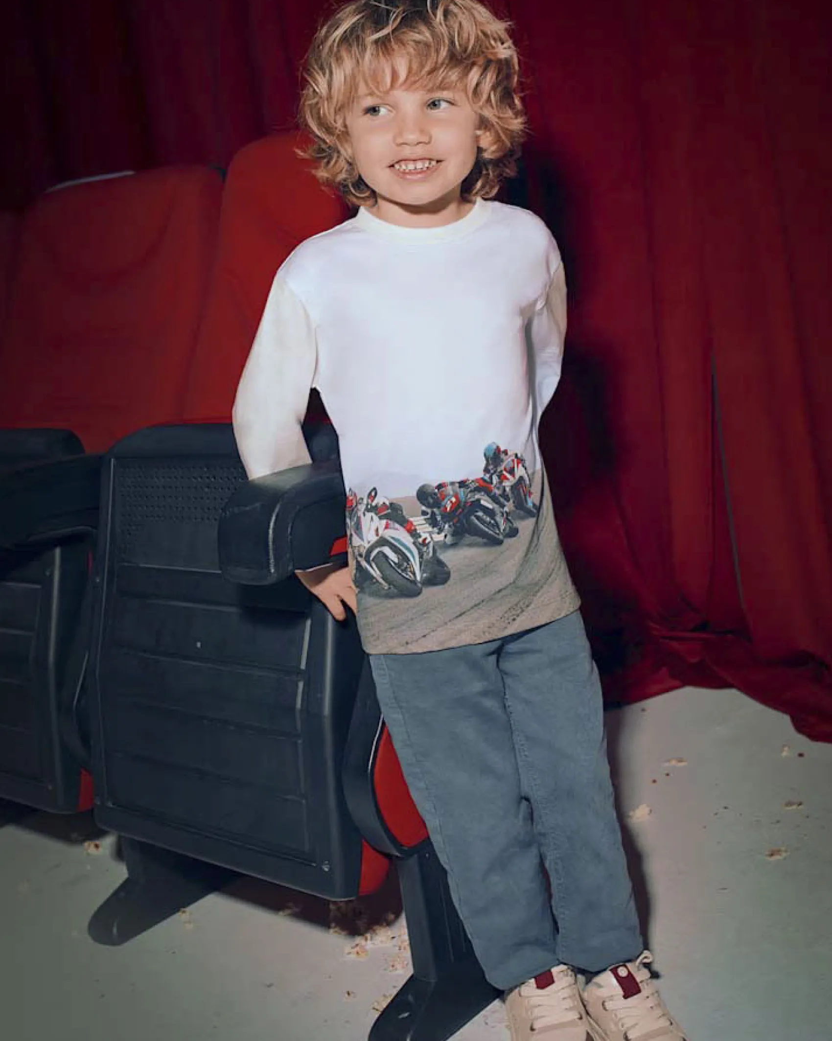T-shirt Mayoral color avorio in puro cotone a maniche lunghe con stampa moto