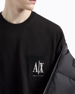 T-shirt mezza manica Armani Exchange nera con taschino e logo AX al petto