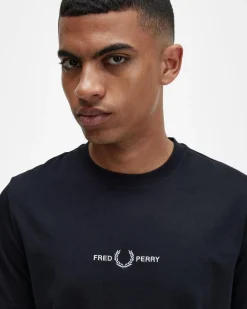 T-shirt mezza manica Fred Perry nera con logo ricamato centrale sul petto
