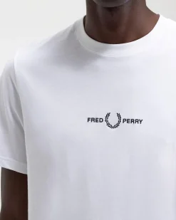 T-shirt mezza manica Fred Perry bianca con logo ricamato centrale sul petto