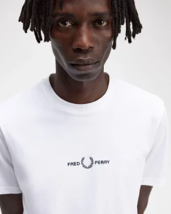 T-shirt mezza manica Fred Perry bianca con logo ricamato centrale sul petto