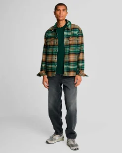 T-shirt mezza manica Lyle & Scott verde in cotone con logo aquila gialla ricamata sul petto