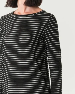 T-shirt nera a righe sottili bianche Emme Marella a maniche lunghe in viscosa stretch