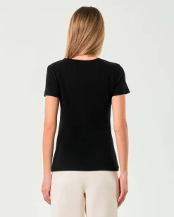 T-shirt nera in cotone Armani Exchange con patch logo in gomma tono su tono sul petto