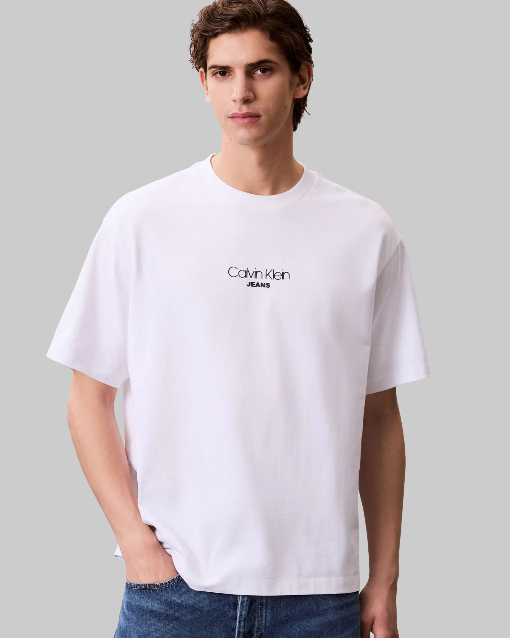 T-shirt relaxed-fit Calvin Klein Jeans bianca in cotone con logo stampato sul petto