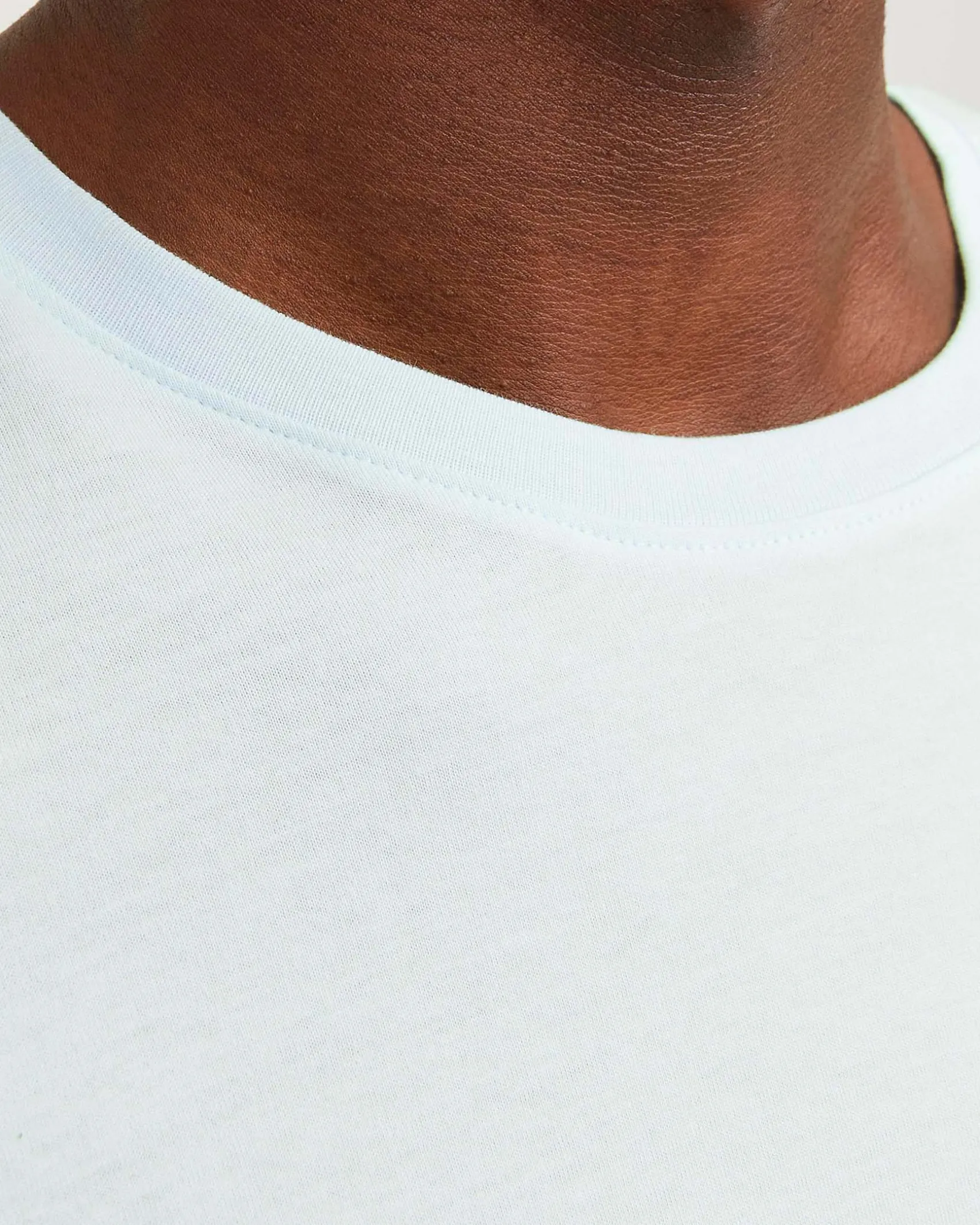 T-shirt tinta unita color acqua regular-fit in puro cotone con scollo a giro